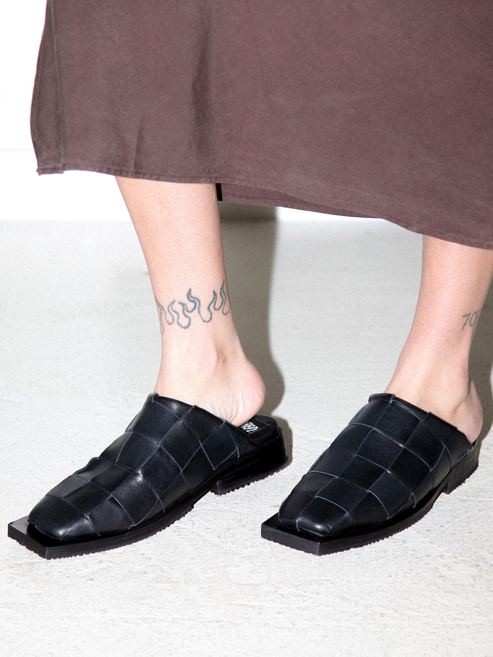 靴 Simply Complicated Relux Mule RELUX MULE BLACK – SimplyComplicated